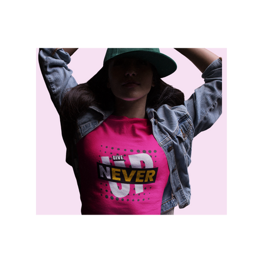 Le Tendenze Moda per le T-shirt del 2024: Stile che Dura Tutto l'Anno